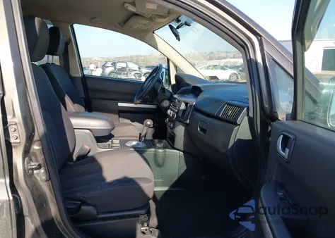 2010 Mitsubishi Endeavor z USA, uszkodzony, nr VIN 4A4JN2AS3AE002226